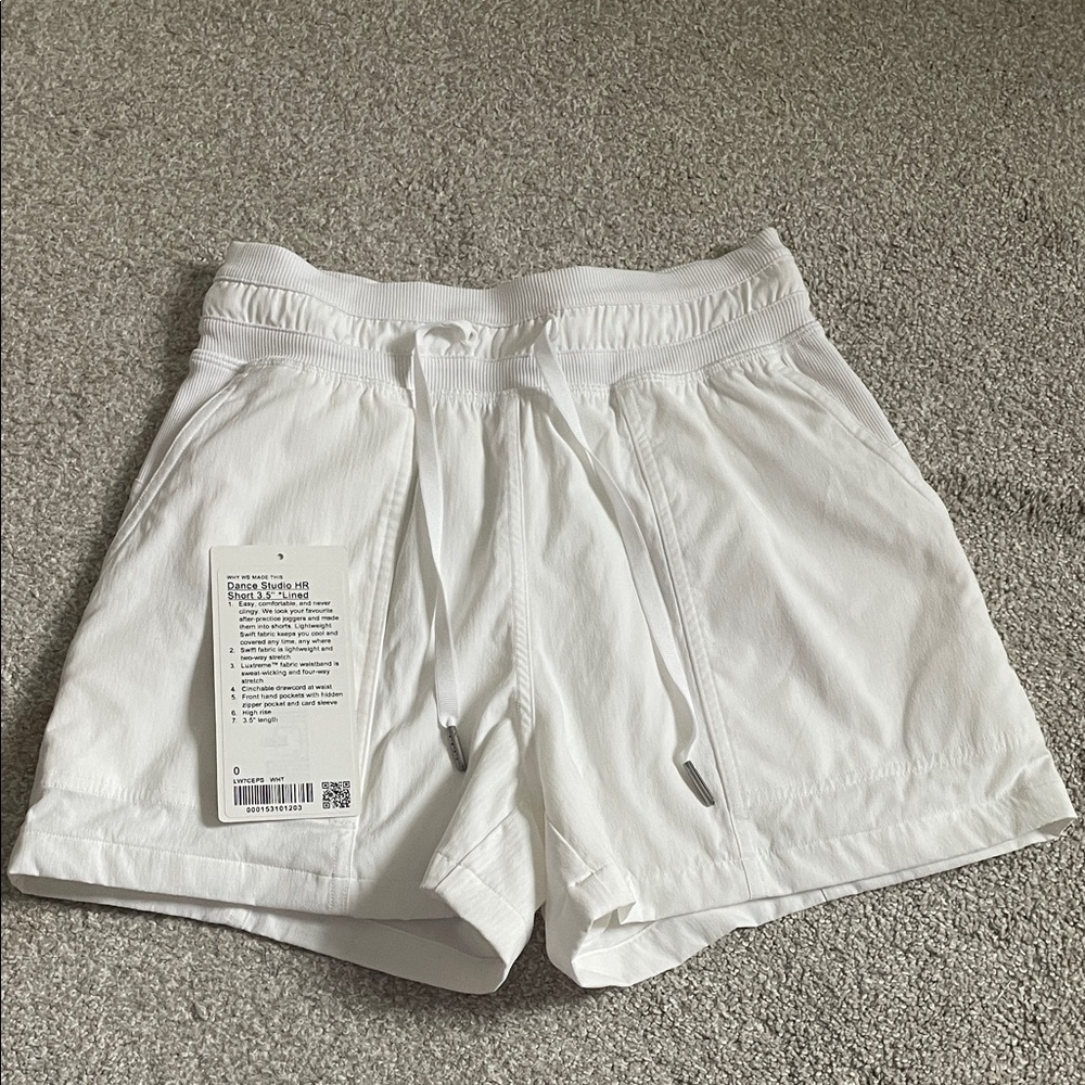 Never Worn - LULULEMON Dance Studio High-Rise Short 3.5" White